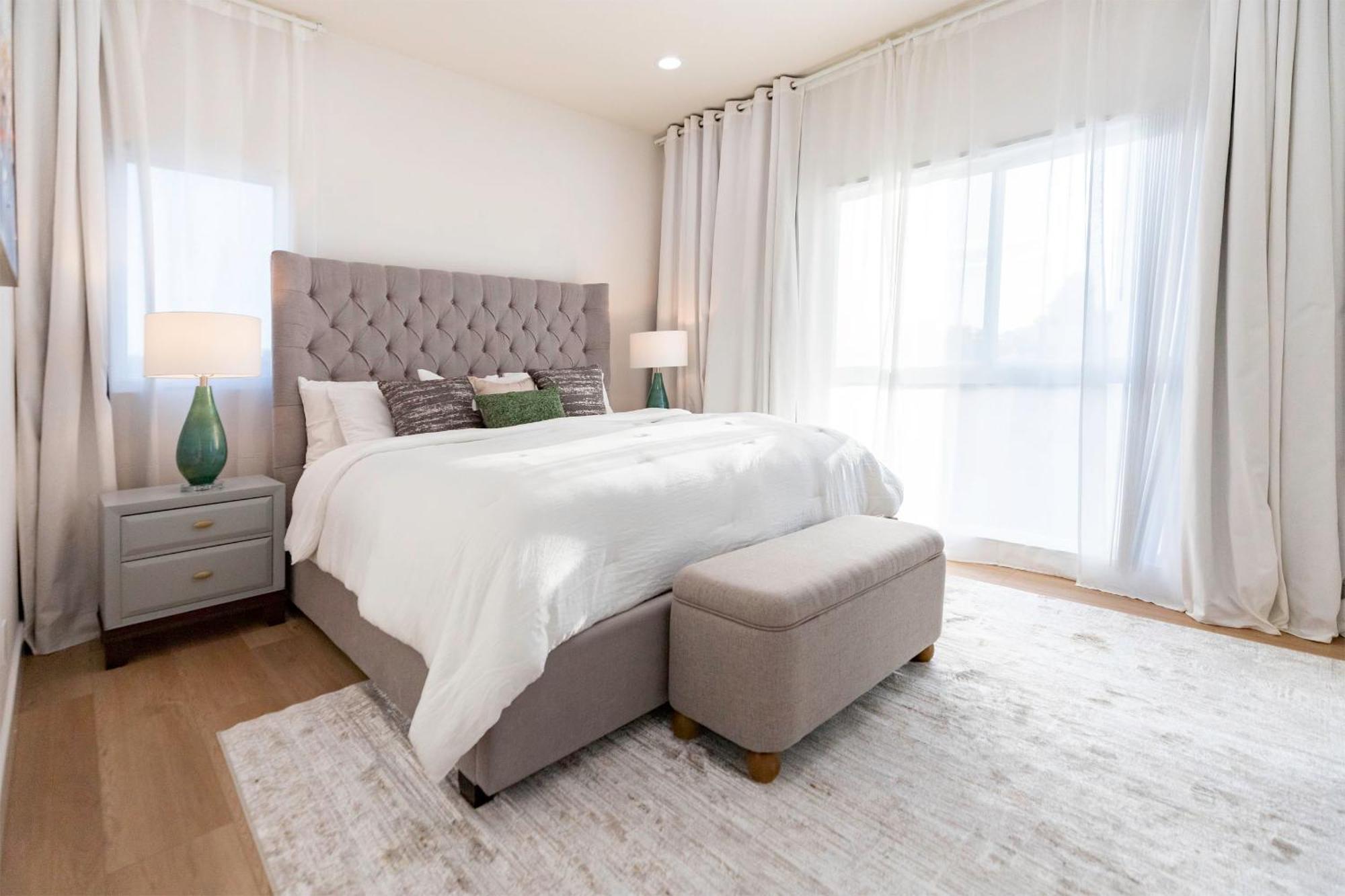 Modern 5-bedroom House Free Parking *